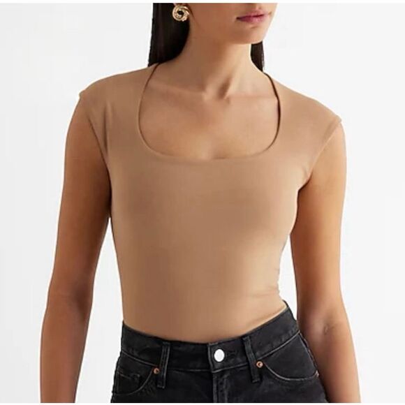 Express Body Contour High Compression Scoop Neck Cap Sleeve Bodysuit M - Picture 1 of 8